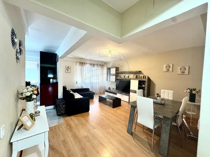 Apartamento T2 para Venda em Rio de Mouro Foto 19
