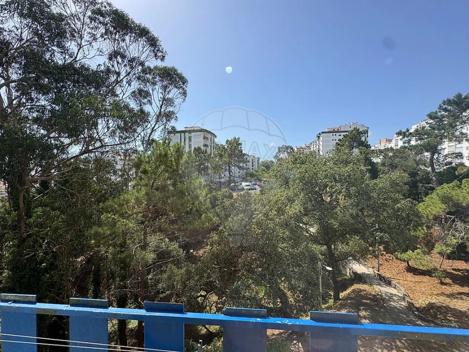 Apartamento T2 para Venda em Rio de Mouro Foto 10