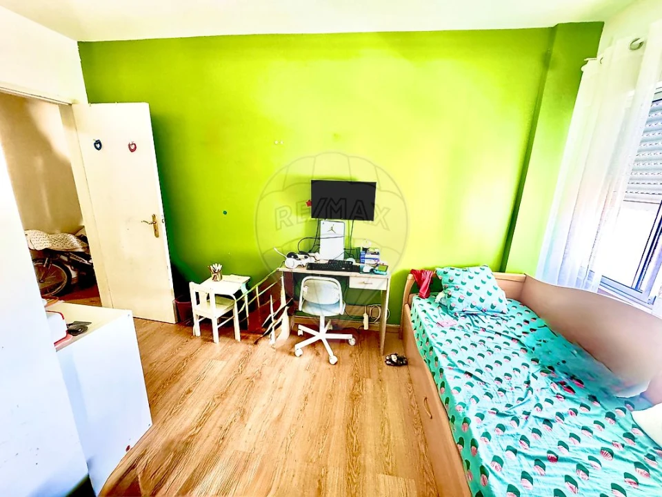 Apartamento T2 para Venda em Rio de Mouro Foto 15