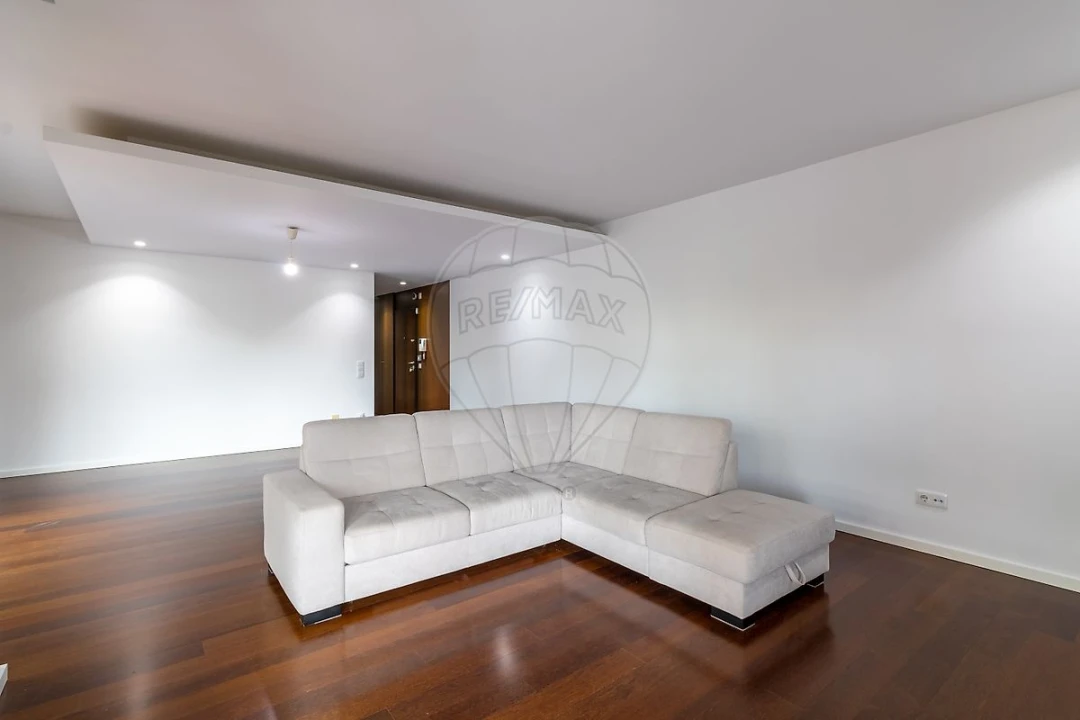 Apartamento T3 para Arrendamento em Moscavide e Portela Foto 16