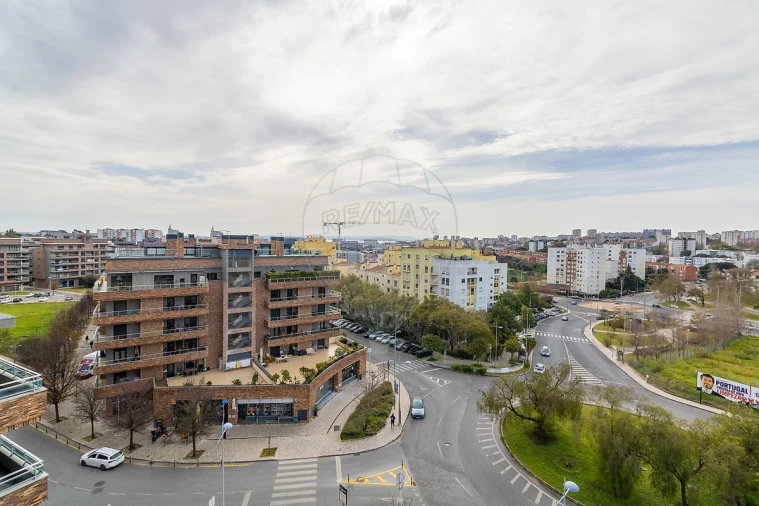 Apartamento T3 para Arrendamento em Moscavide e Portela Foto 27