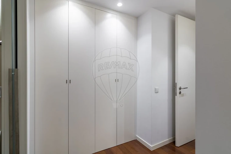 Apartamento T3 para Arrendamento em Moscavide e Portela Foto 11