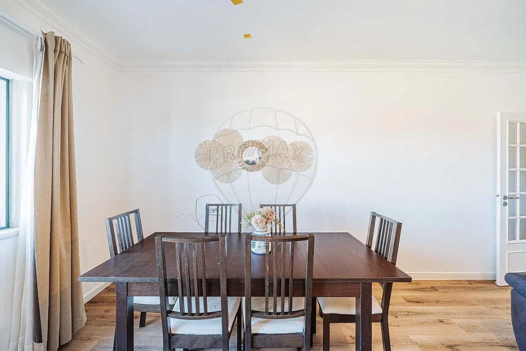 Apartamento T2 para Venda em Algueirão-Mem Martins Foto 5