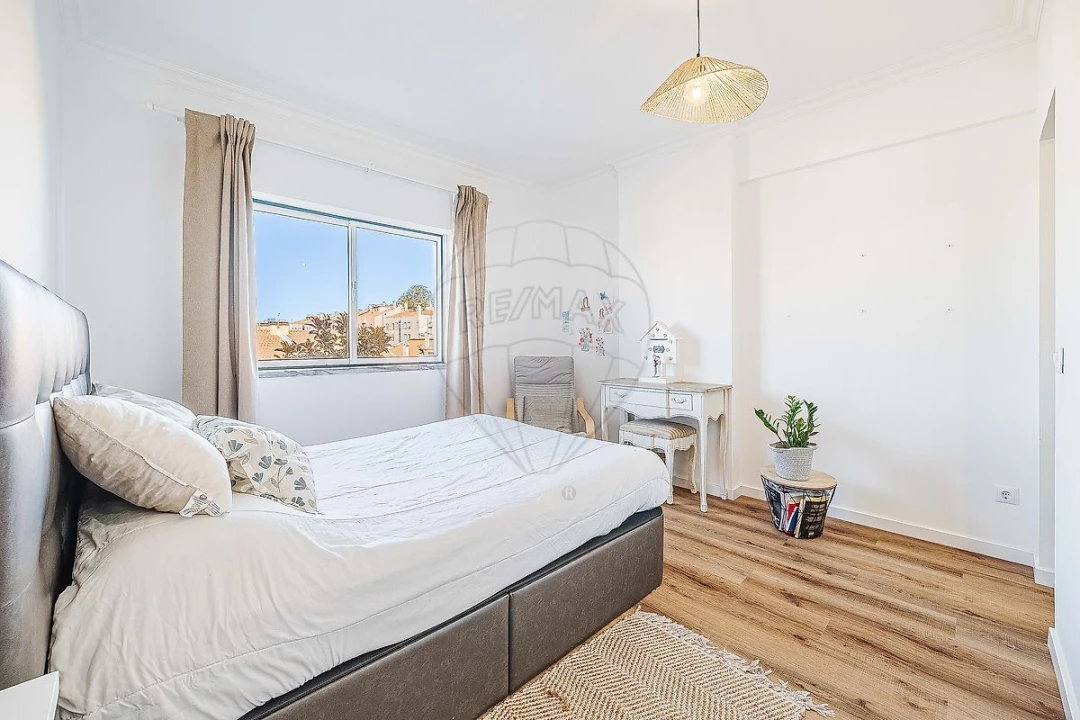 Apartamento T2 para Venda em Algueirão-Mem Martins Foto 15