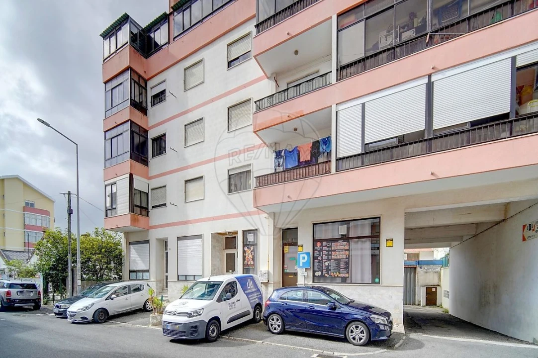 Apartamento T3 para Venda em Rio de Mouro Foto 29