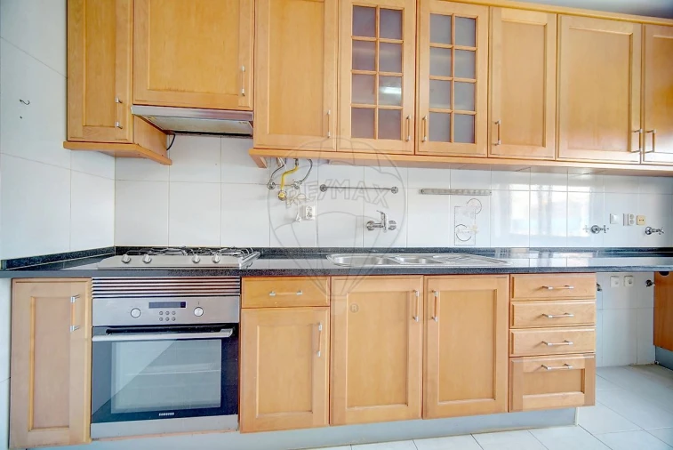 Apartamento T3 para Venda em Rio de Mouro Foto 18