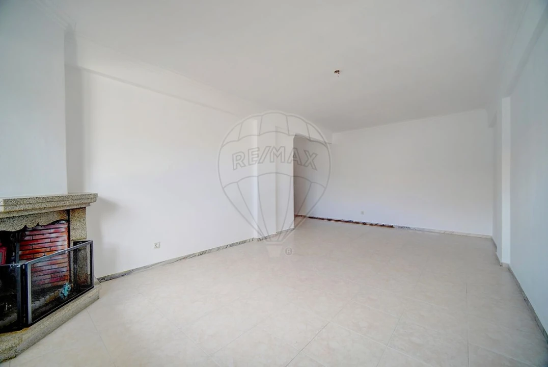 Apartamento T3 para Venda em Rio de Mouro Foto 14