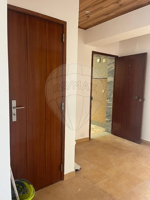 Apartamento T2 para Arrendamento em Charneca de Caparica e Sobreda