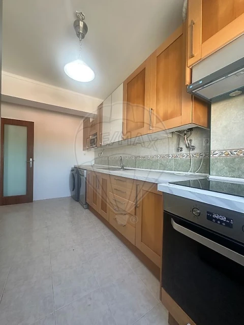 Apartamento T2 para Arrendamento em Charneca de Caparica e Sobreda