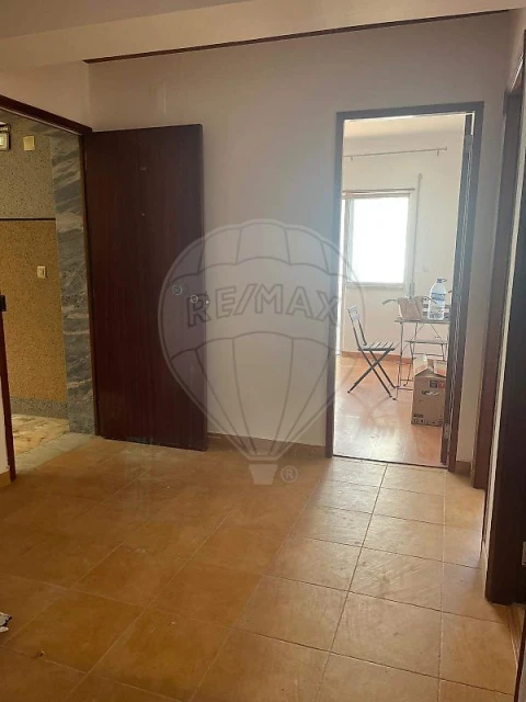 Apartamento T2 para Arrendamento em Charneca de Caparica e Sobreda