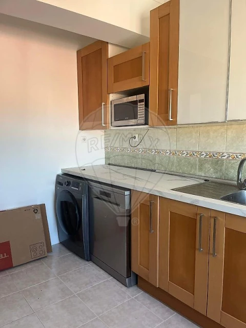 Apartamento T2 para Arrendamento em Charneca de Caparica e Sobreda