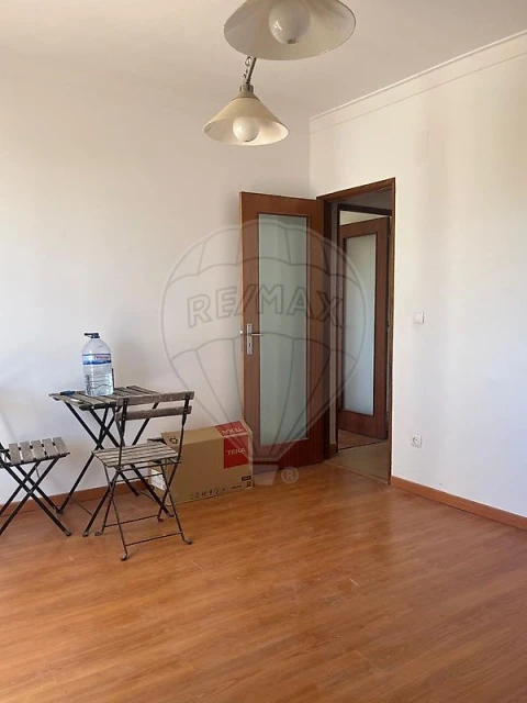 Apartamento T2 para Arrendamento em Charneca de Caparica e Sobreda
