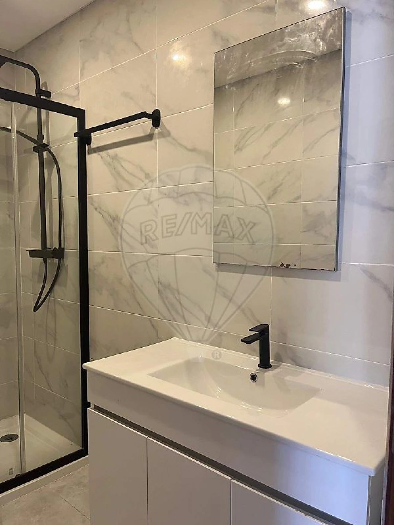 Apartamento T2 para Arrendamento em Charneca de Caparica e Sobreda Foto 3