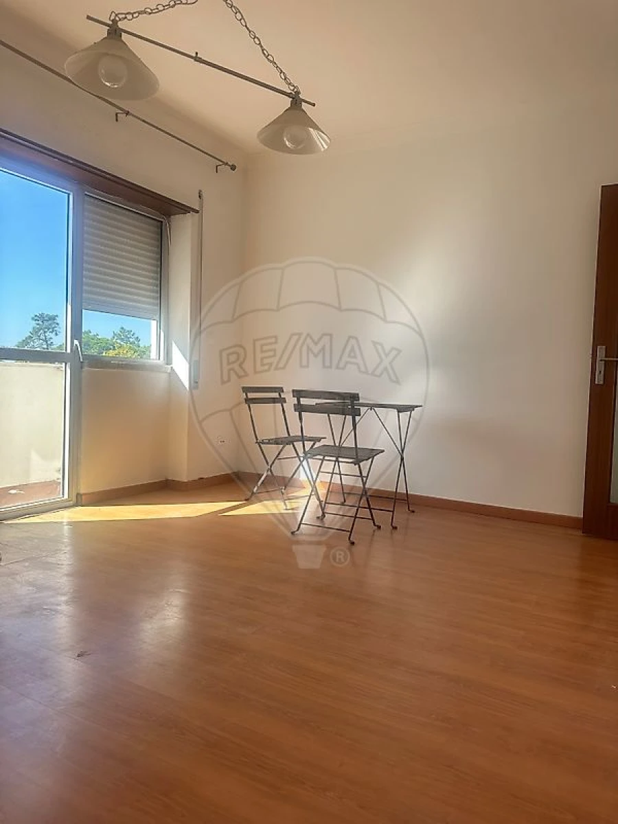 Apartamento T2 para Arrendamento em Charneca de Caparica e Sobreda Foto 10