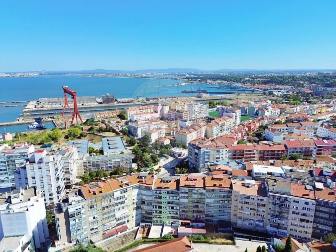 Moradia T3 para Venda em Almada, Cova da Piedade, Pragal e Cacilhas Foto 28