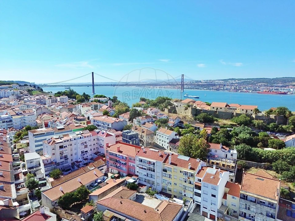 Moradia T3 para Venda em Almada, Cova da Piedade, Pragal e Cacilhas Foto 27