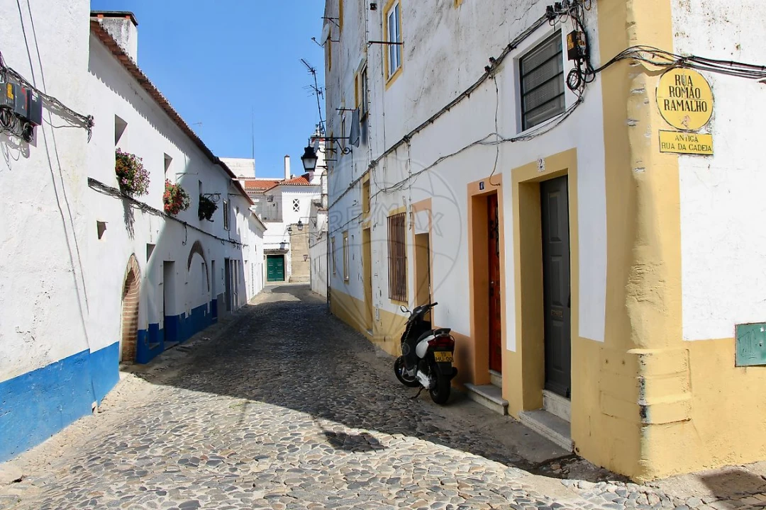 Apartamento T2 para Venda em Évora (São Mamede, Sé, São Pedro e Santo Antão) Foto 14