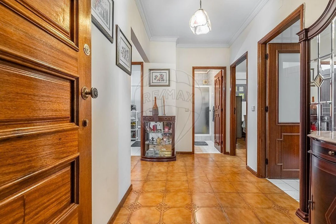 Apartamento T3 para Venda em Ferreiros e Gondizalves Foto 15