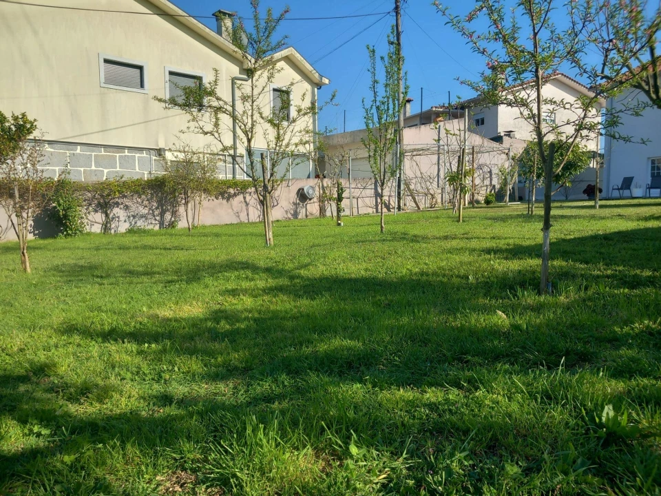Terreno para Venda em Delães Foto 1
