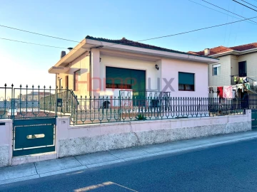 Moradia T3 para Venda em Fânzeres e São Pedro da Cova