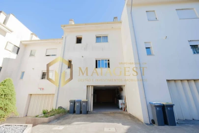 Moradia T3 para Venda em São Pedro Fins
