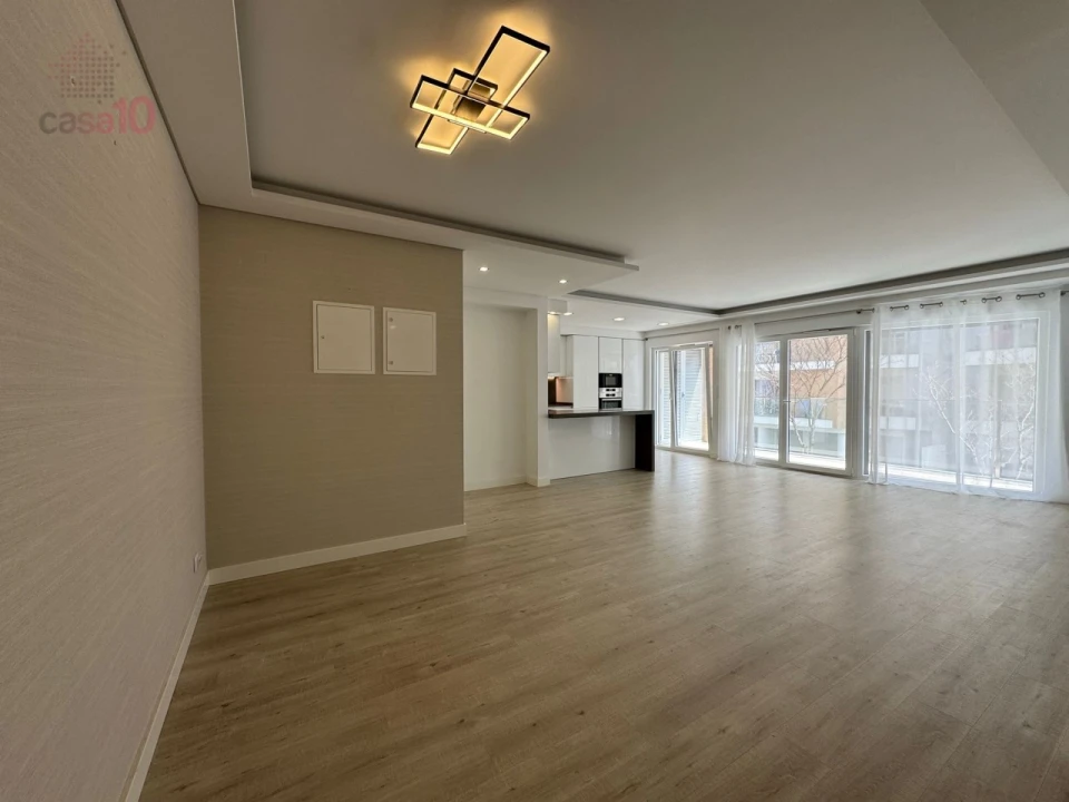 Apartamento T3 para Venda em Carcavelos e Parede Foto 3