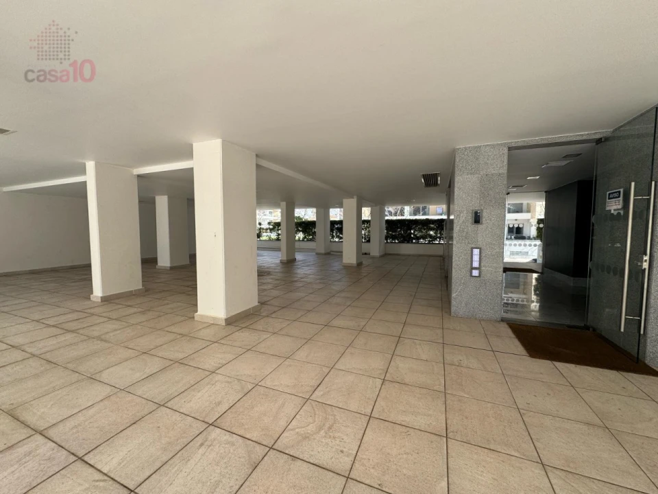 Apartamento T3 para Venda em Carcavelos e Parede Foto 26