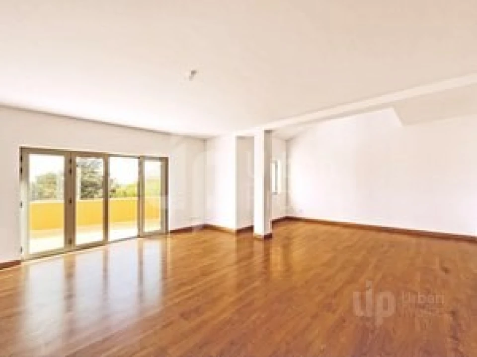 Moradia T3 para Venda em Alcabideche Foto 4