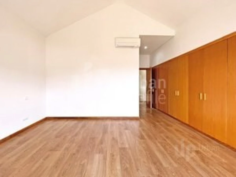 Moradia T3 para Venda em Alcabideche Foto 10