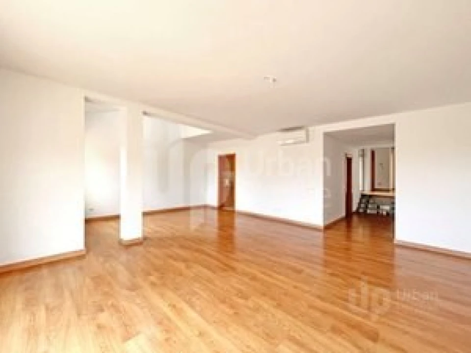 Moradia T3 para Venda em Alcabideche Foto 12