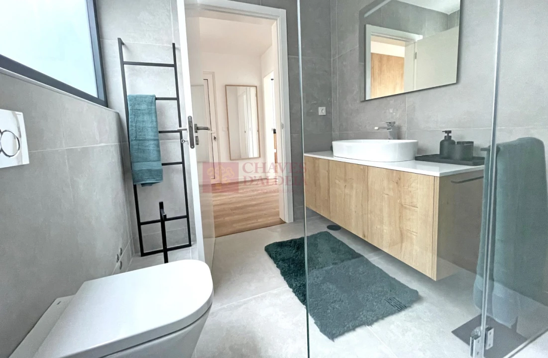 Apartamento T2 para Arrendamento em Encarnação Foto 15