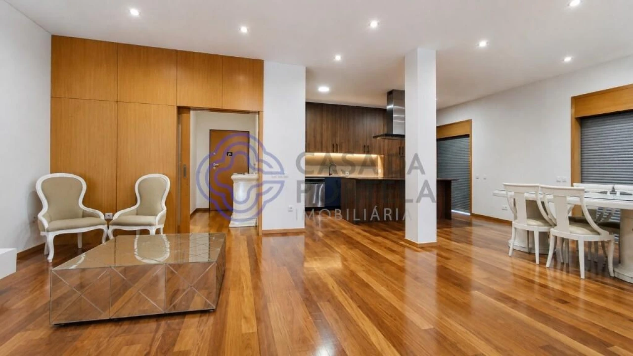 Apartamento T4 para Venda em Póvoa de Varzim, Beiriz e Argivai Foto 1