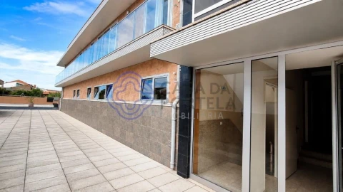 Apartamento T4 para Venda em Póvoa de Varzim, Beiriz e Argivai