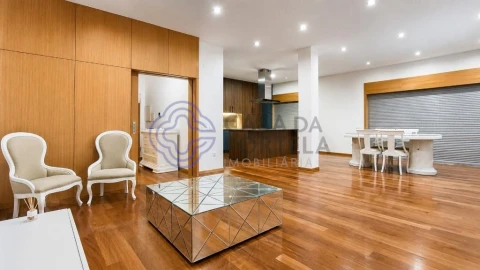 Apartamento T4 para Venda em Póvoa de Varzim, Beiriz e Argivai