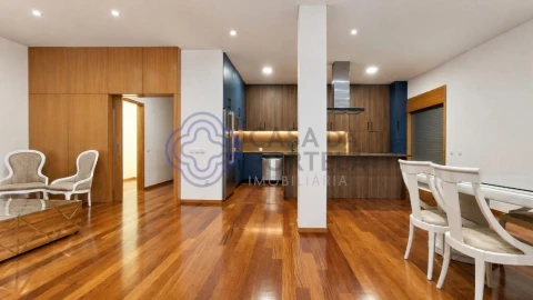 Apartamento T4 para Venda em Póvoa de Varzim, Beiriz e Argivai