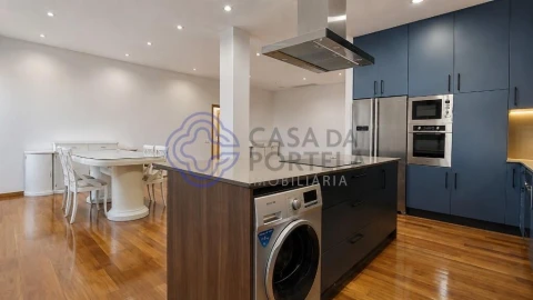 Apartamento T4 para Venda em Póvoa de Varzim, Beiriz e Argivai