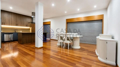 Apartamento T4 para Venda em Póvoa de Varzim, Beiriz e Argivai