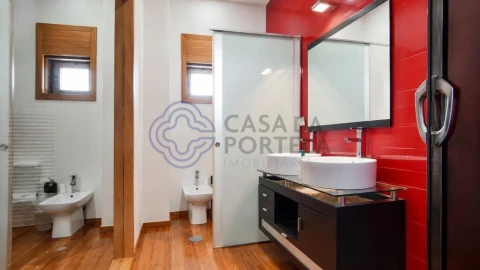 Apartamento T4 para Venda em Póvoa de Varzim, Beiriz e Argivai