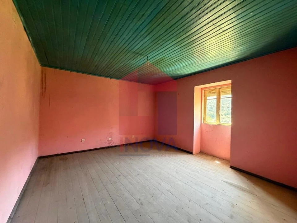 Moradia T2 para Venda em Pico de Regalados, Gondiães e Mós Foto 6