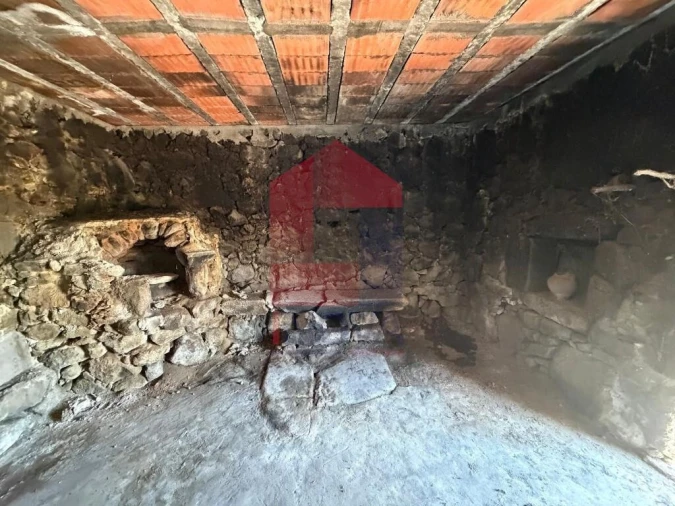 Moradia T2 para Venda em Pico de Regalados, Gondiães e Mós Foto 4