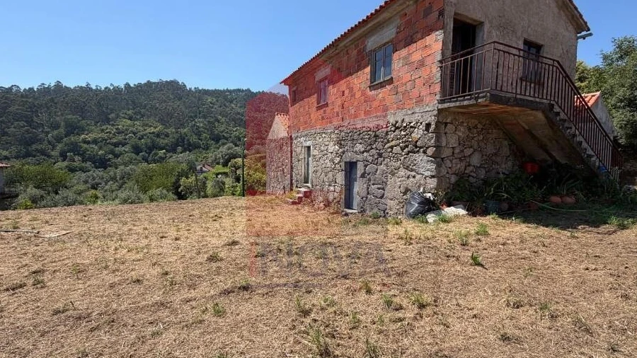Moradia T2 para Venda em Pico de Regalados, Gondiães e Mós
