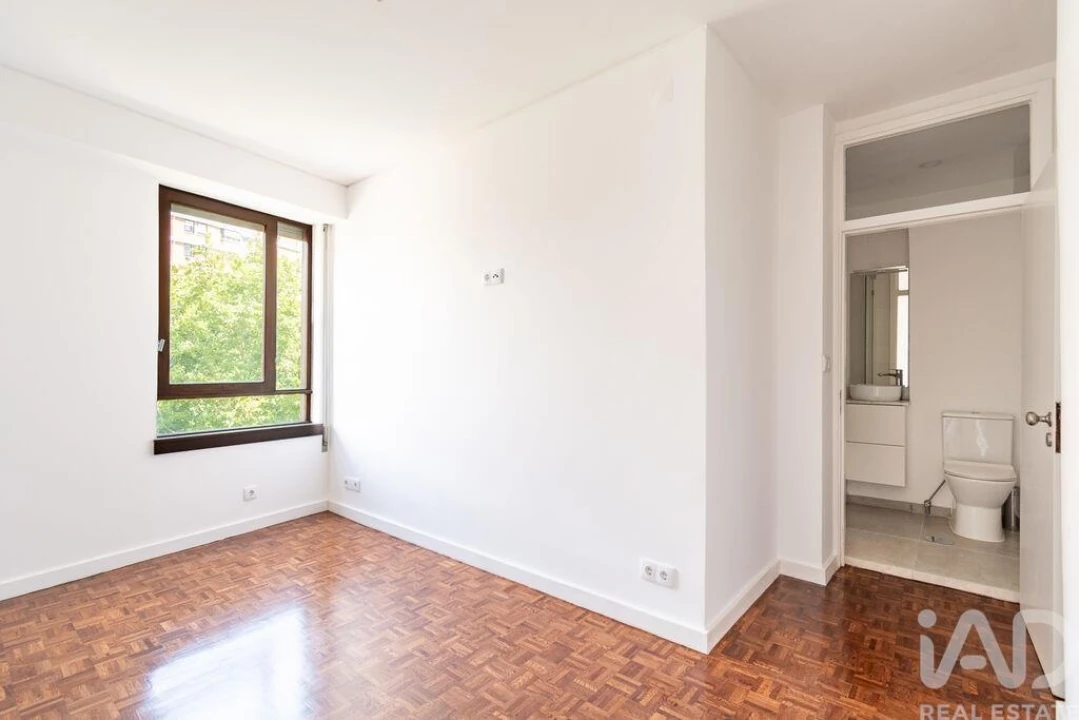 Apartamento T3 para Venda em Aldoar, Foz do Douro e Nevogilde Foto 24