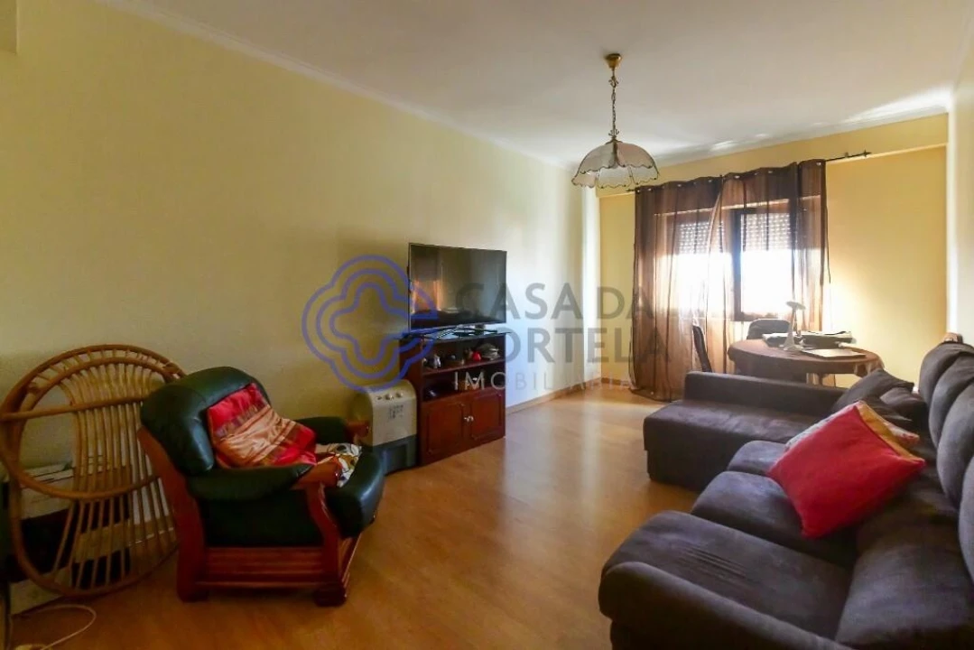 Apartamento T2 para Venda em Agualva e Mira-Sintra Foto 1