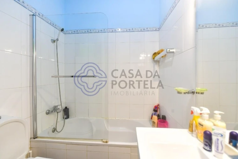 Apartamento T2 para Venda em Agualva e Mira-Sintra Foto 17