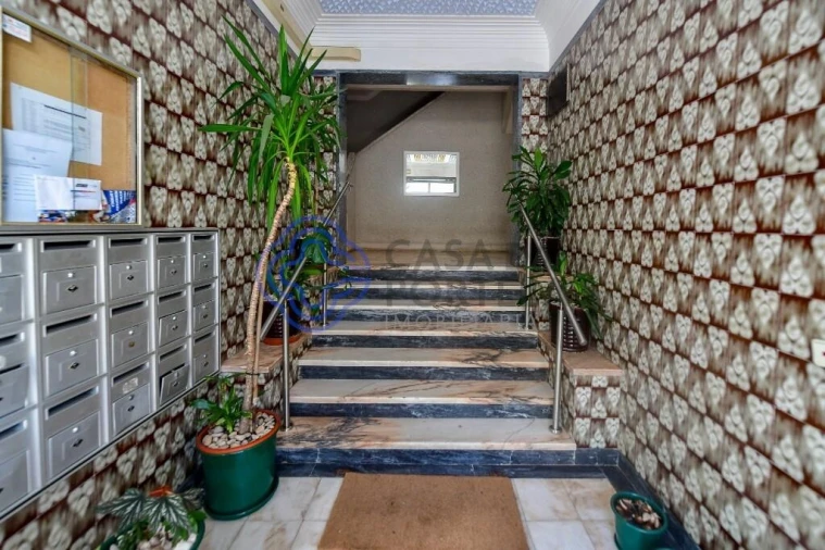 Apartamento T2 para Venda em Agualva e Mira-Sintra Foto 31