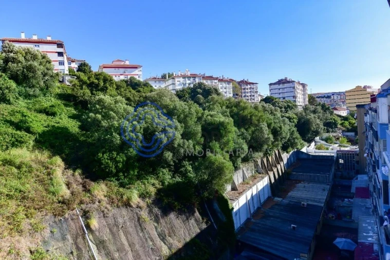 Apartamento T2 para Venda em Agualva e Mira-Sintra Foto 34
