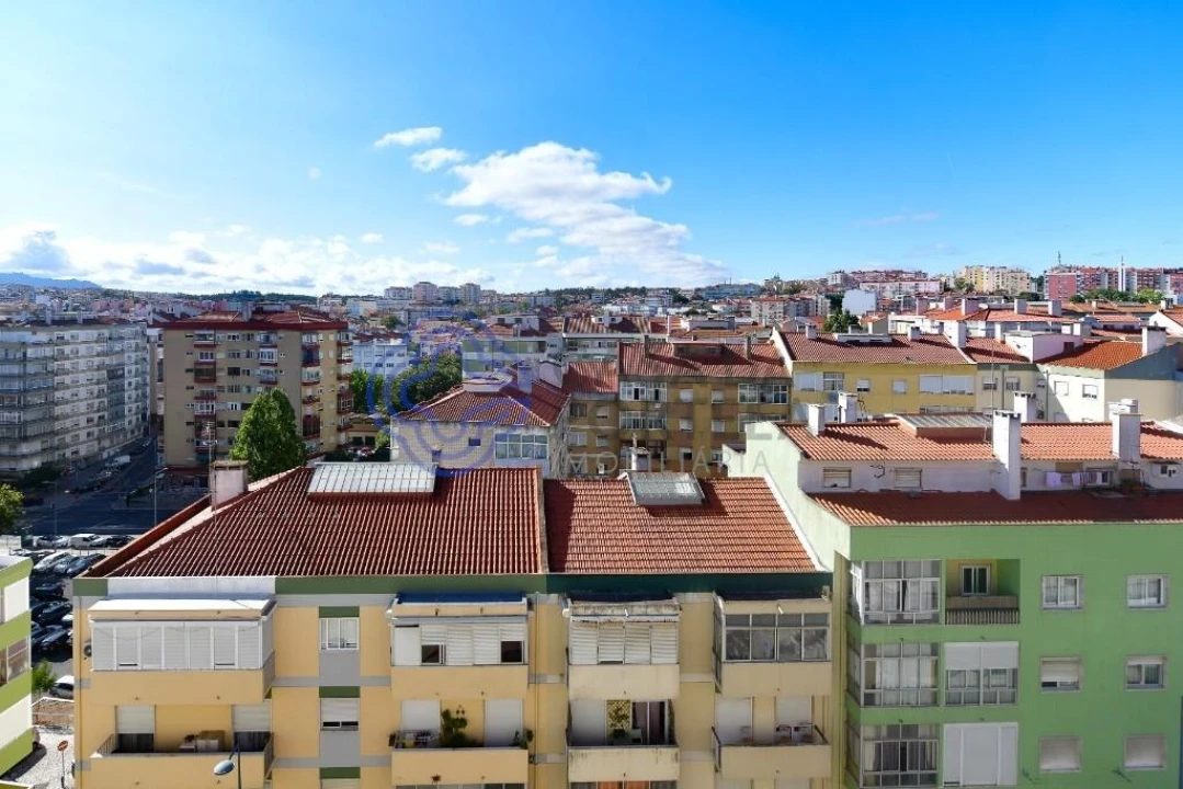 Apartamento T2 para Venda em Agualva e Mira-Sintra Foto 33