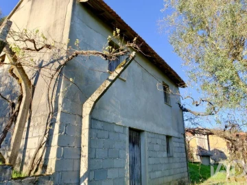 Moradia T2 para Venda em Carvalhais e Candal