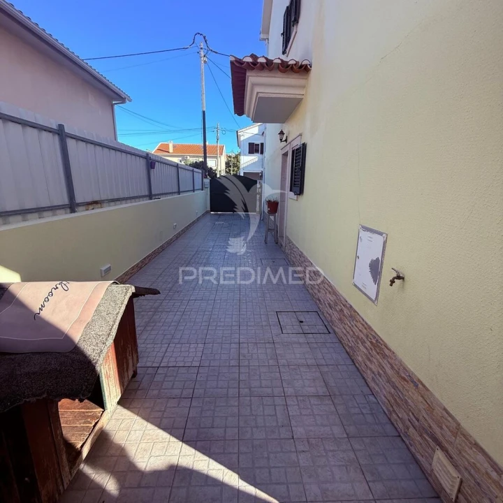 Moradia T3 para Venda em Quinta do Conde Foto 4