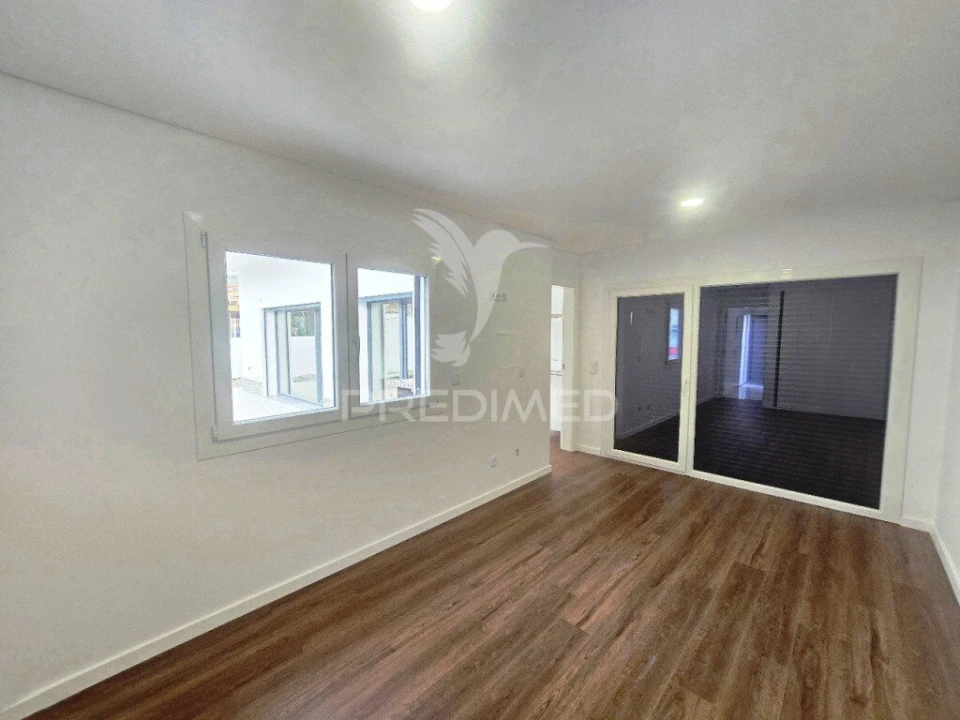 Moradia T4 para Venda em Fernao Ferro Foto 8